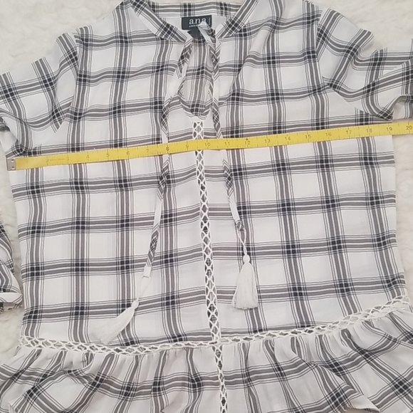 a.n.a plaid tassel long sleeves tunic top. Size PS - Picture 9 of 10